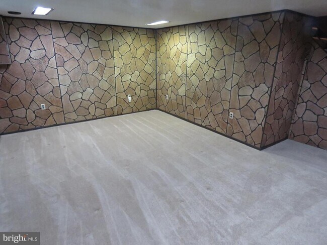 Building Photo - 12839 Elnora Rd