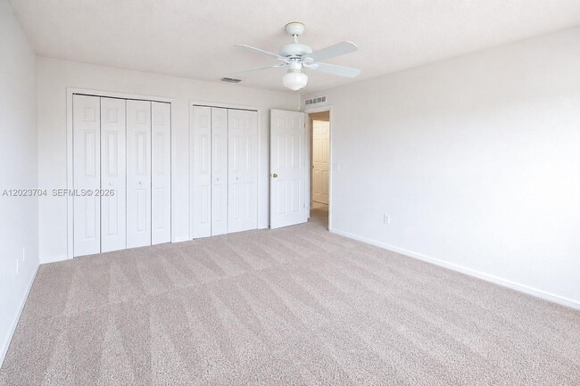 Building Photo - 6136 NW Gaylord Terrace