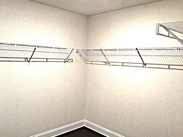 Building Photo - 1682 Weatherbrook Cir