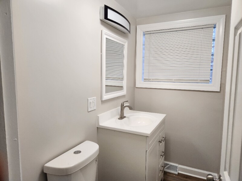 Building Photo - 14226 Ingleside Ave