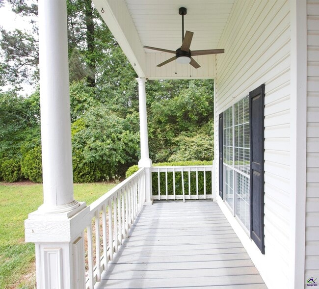 Building Photo - 141 Gleneagle Dr