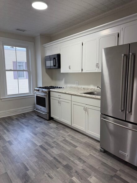 Building Photo - 87 6th St