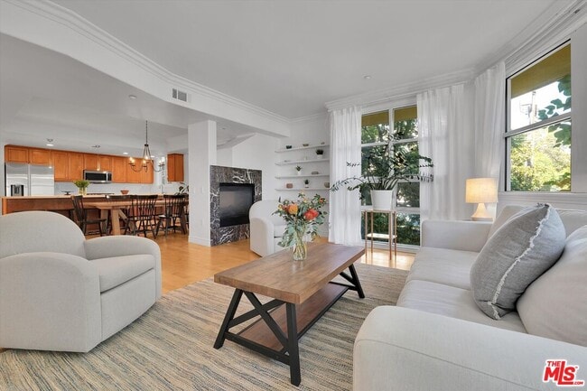 Building Photo - 1601 S Bentley Ave