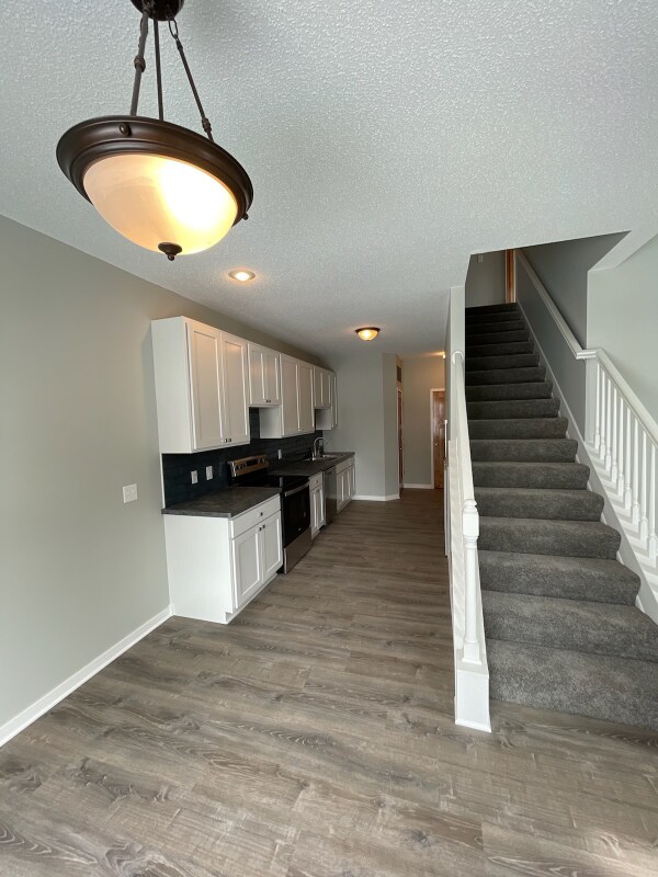 Building Photo - 94 Bridgewater Trail