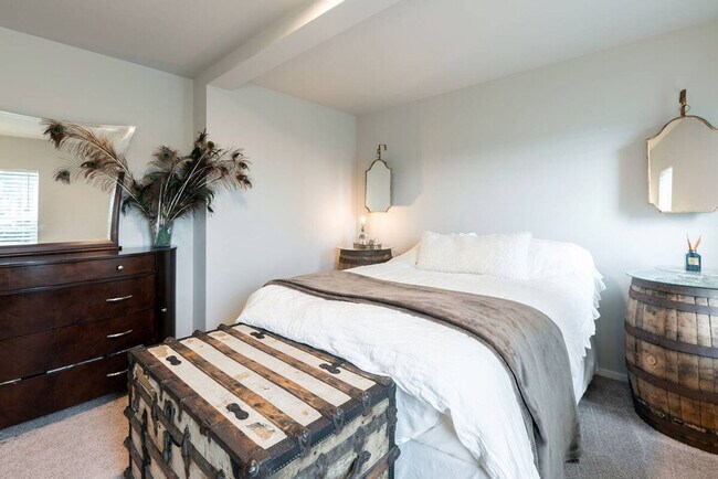 Building Photo - 624 E 32nd St