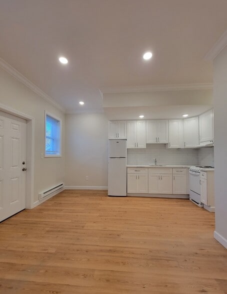 Building Photo - 114 Woodbridge Ave