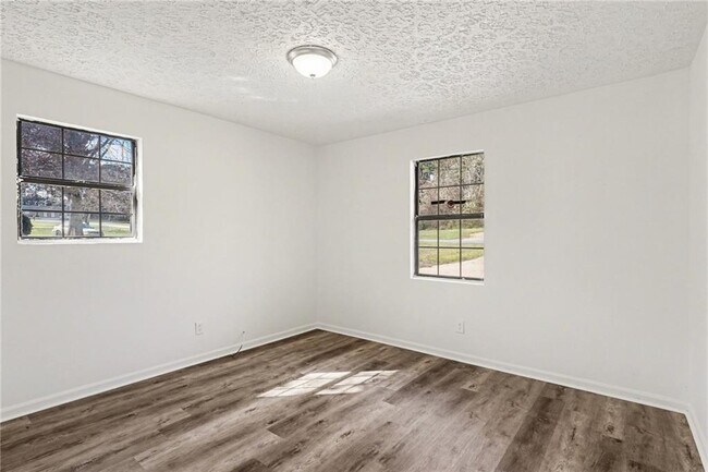 Building Photo - 165 Plum Orchard Rd