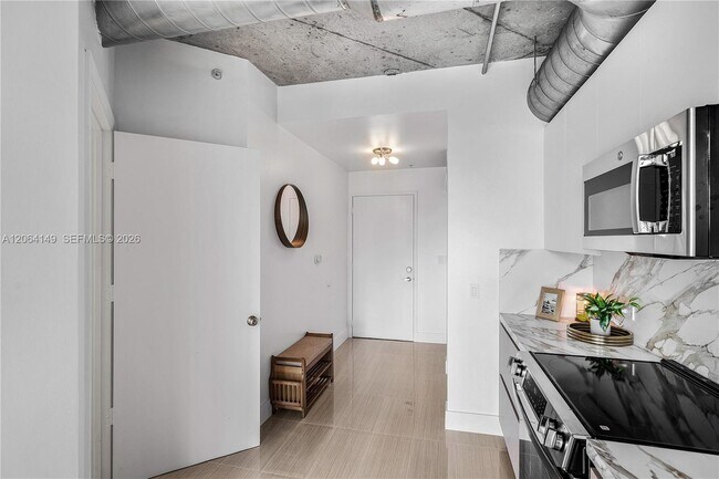 Building Photo - 690 SW 1st Ct