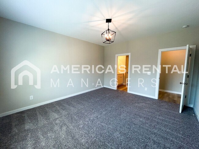 Building Photo - MOVE IN SPECIAL!!! - Roomy Home for Rent in Cullman, AL…6 Foot Privacy Fence. AVAILABLE NOW!! - S...