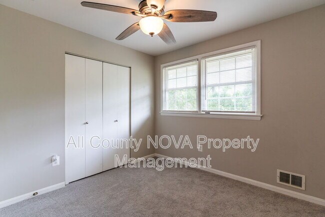 Building Photo - 4126 Lenox Dr