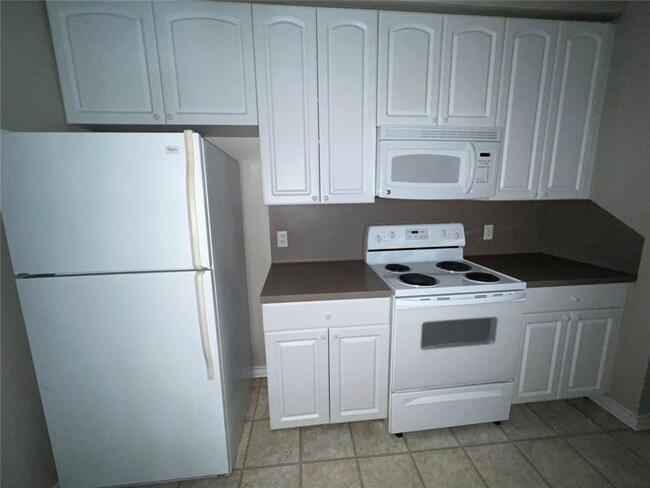 Building Photo - Unit for rent Minutes from Texas A&M!