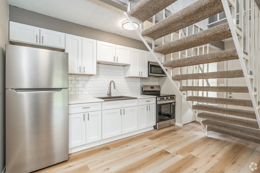 Primary Photo - Creekbend & Chase Townhomes