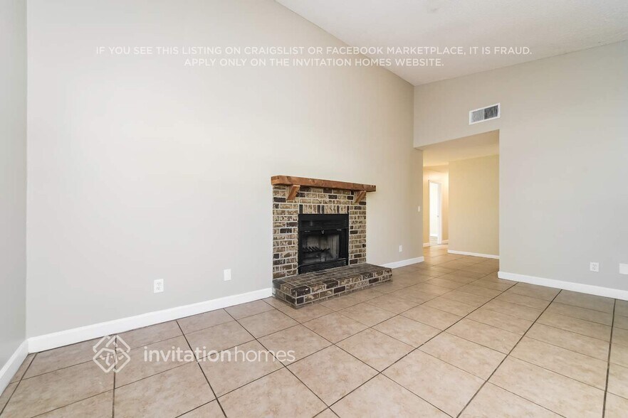 Building Photo - 2819 Bermuda Ave N