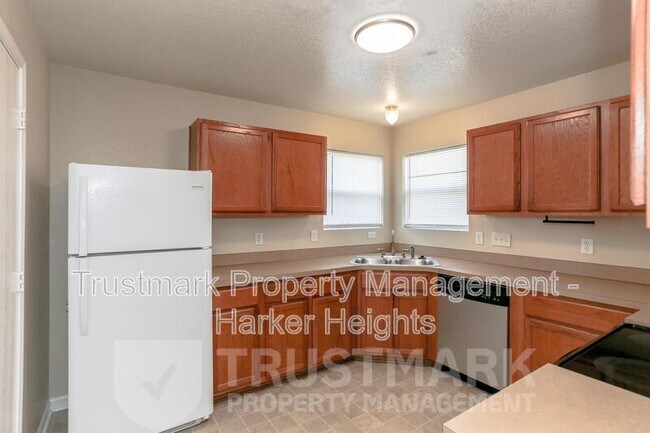 Building Photo - 3907 Deputy Dr
