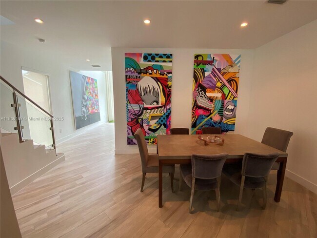 Building Photo - 2931 SW 27th Terrace