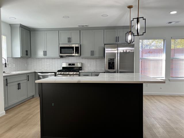 Building Photo - 601 Short St