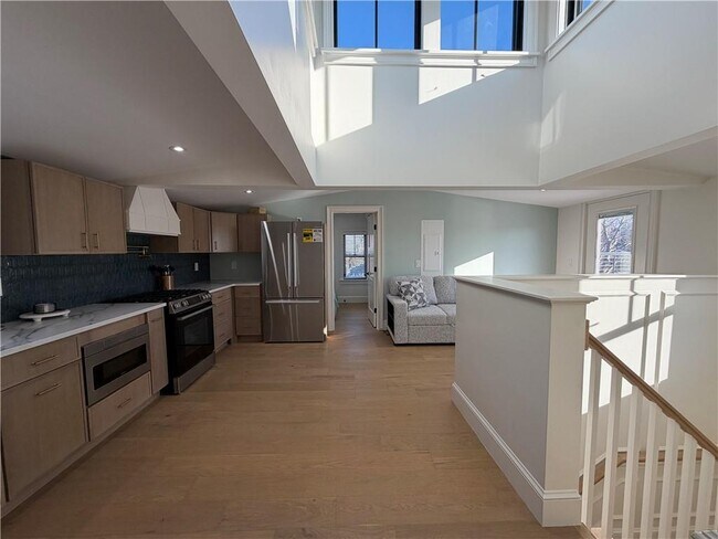 Building Photo - 9-9 Dearborn St