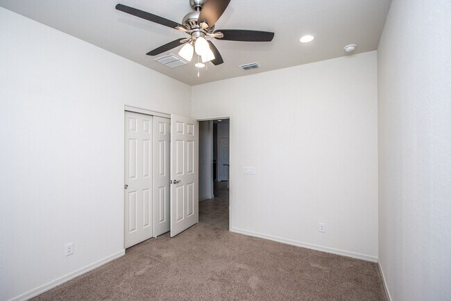 Building Photo - COMING SOON !! Mountainside Living at Canyon Views! 4 bedroom 2 bathroom!