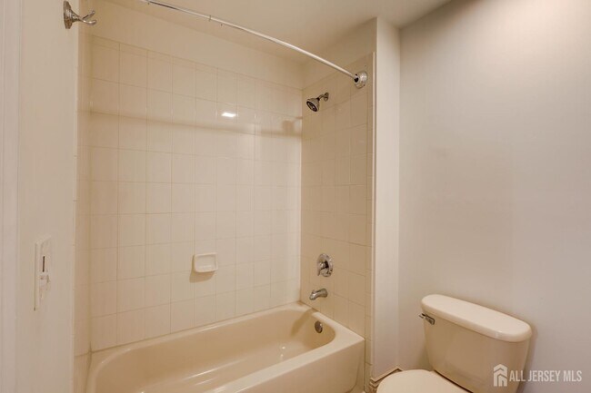 Building Photo - 100 Forest Dr