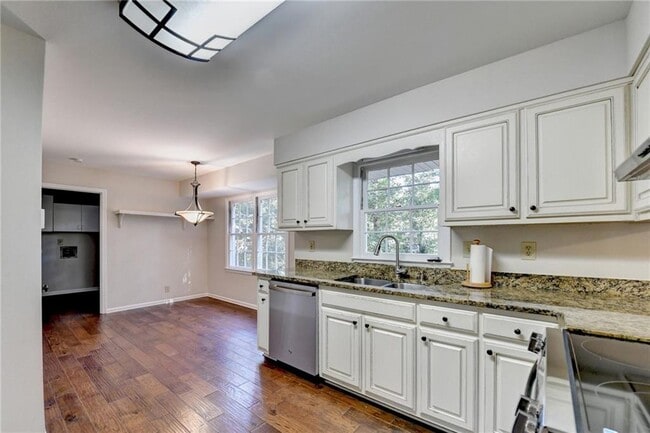 Building Photo - 478 Dorsey Cir SW