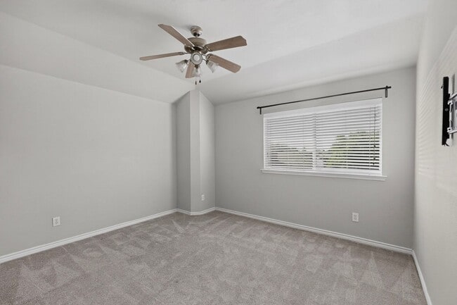 Building Photo - Spacious 4-Bedroom Home with Bonus Room and Large Backyard in Caruth Lake