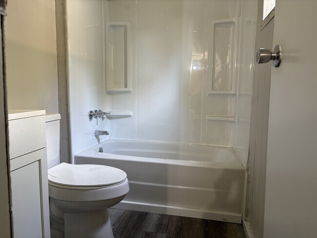 Building Photo - 3106 Orchard Dr