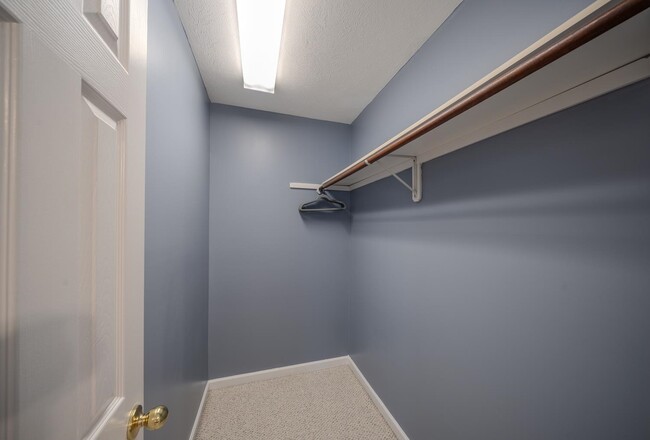 Building Photo - 474 Diana Ct