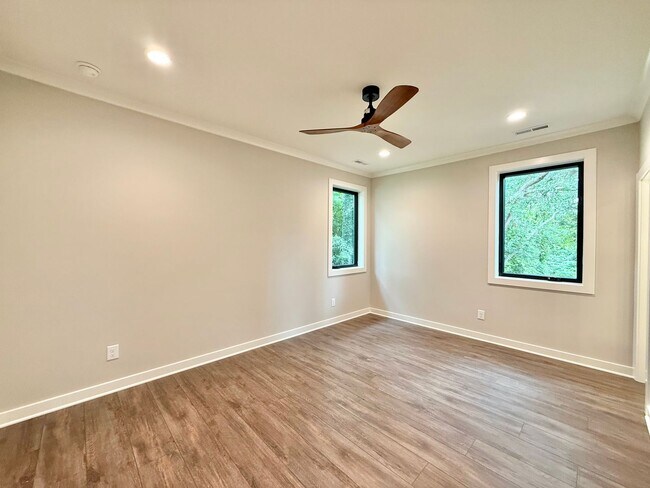 Building Photo - Brand New Luxury 3BD, 2.5BA Downtown Ralei...