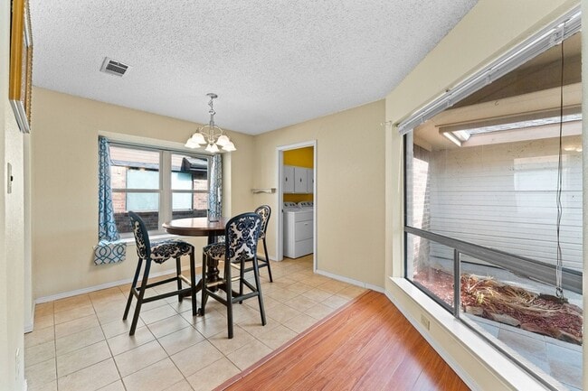 Building Photo - 626 Brittany Dr