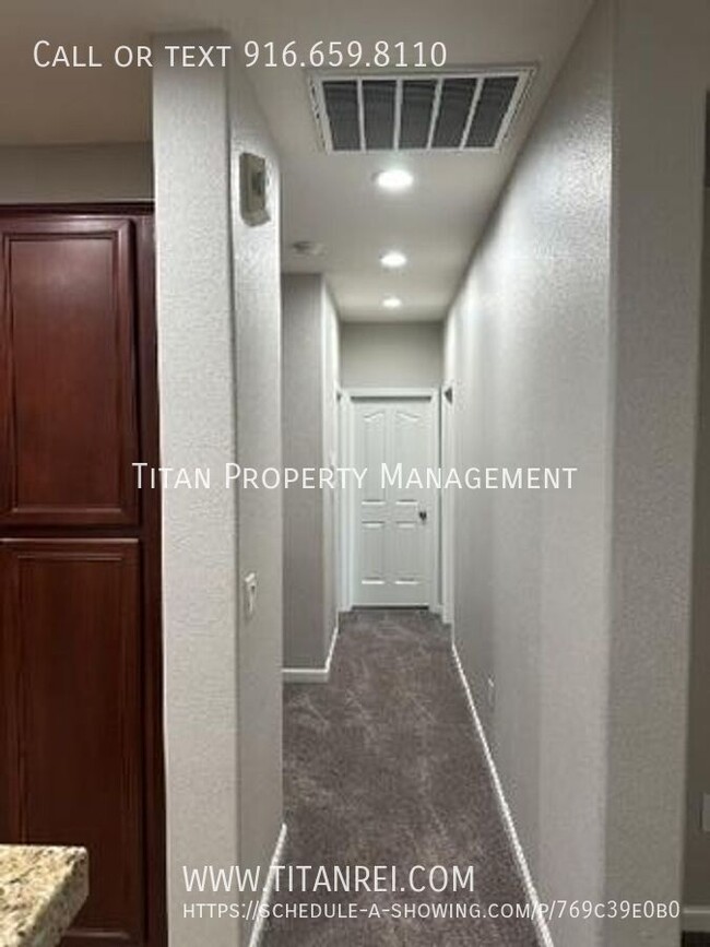 Building Photo - Folsom 2 bed 2 bath Condo - Managed by Tit...