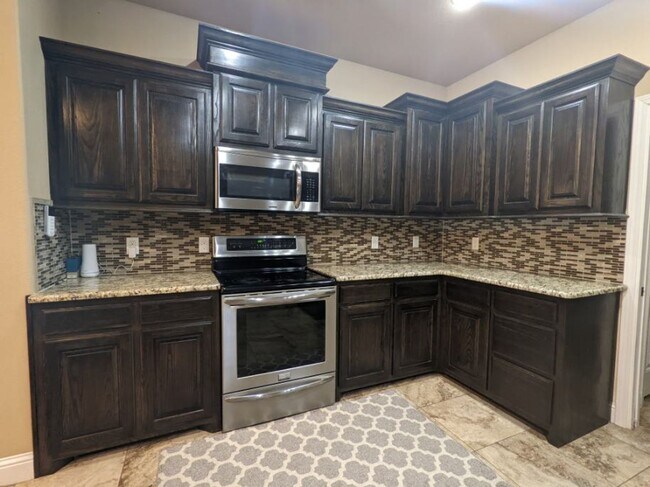 Building Photo - 4320 Springwood Dr