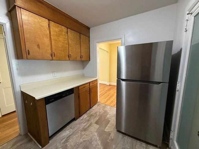 Building Photo - Charming 3 bedroom home in the Downtown area