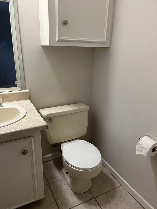 Building Photo - 35 Lance Dr