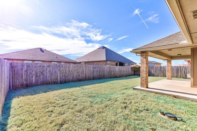 Building Photo - 308 Stoneridge Dr