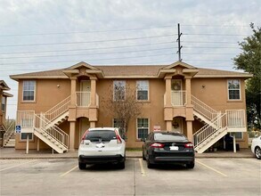 Building Photo - 419 W Eistetter St