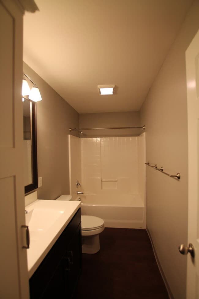Building Photo - Tour Today! Must see 3 Bedroom 2 Bath Dupl...