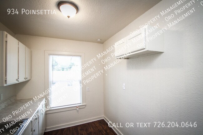 Building Photo - 934 Poinsettia-