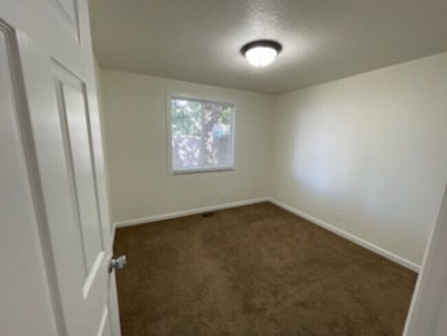 Building Photo - 17775 SW Corona Ln