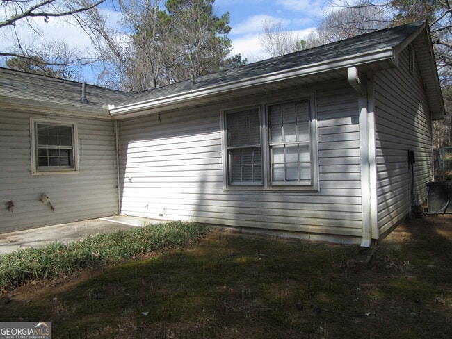 Building Photo - 613 Windsor Dr SE