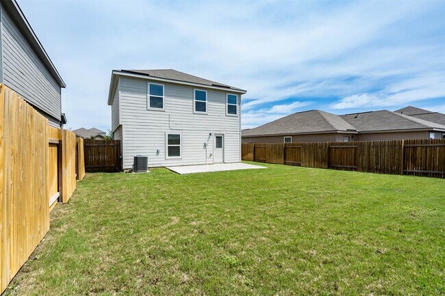 Building Photo - 128 Maywood Ln