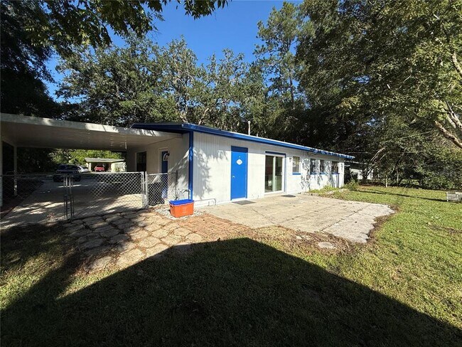 Building Photo - 4005 NW 21st Dr