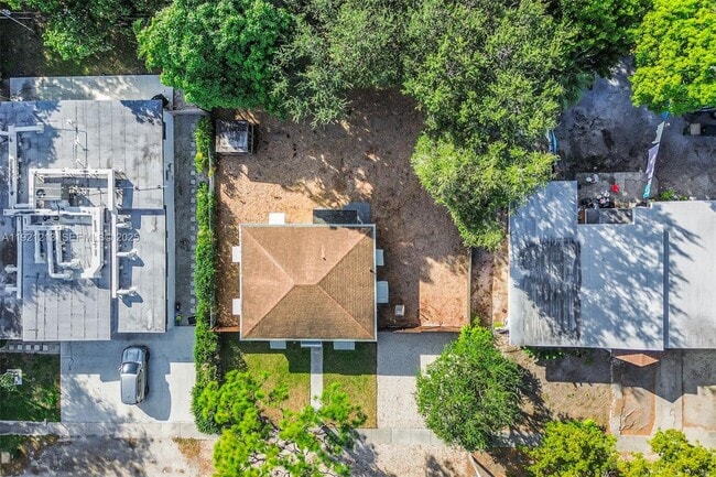 Building Photo - 13590 NW 5th Ave