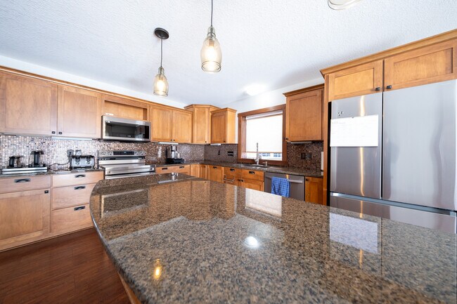 Building Photo - 15678 Duck Pond Way