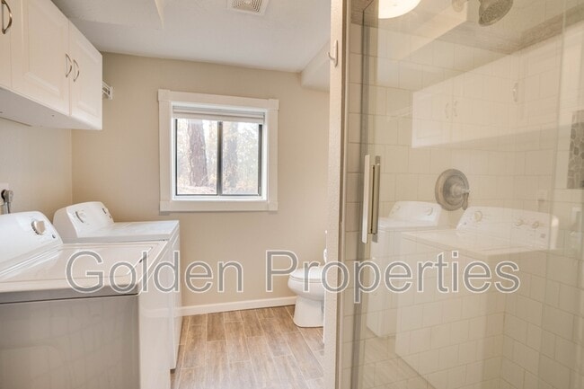 Building Photo - 11590 W Riverview Dr