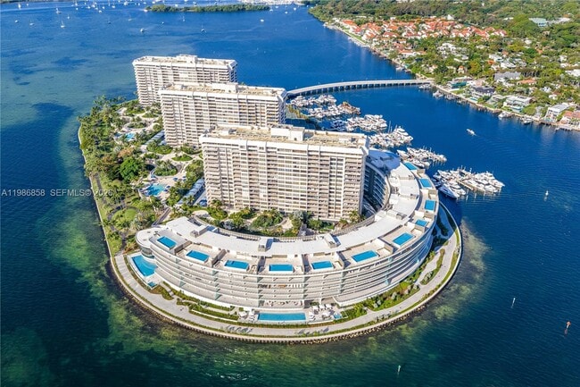 Building Photo - 5 Grove Isle Dr