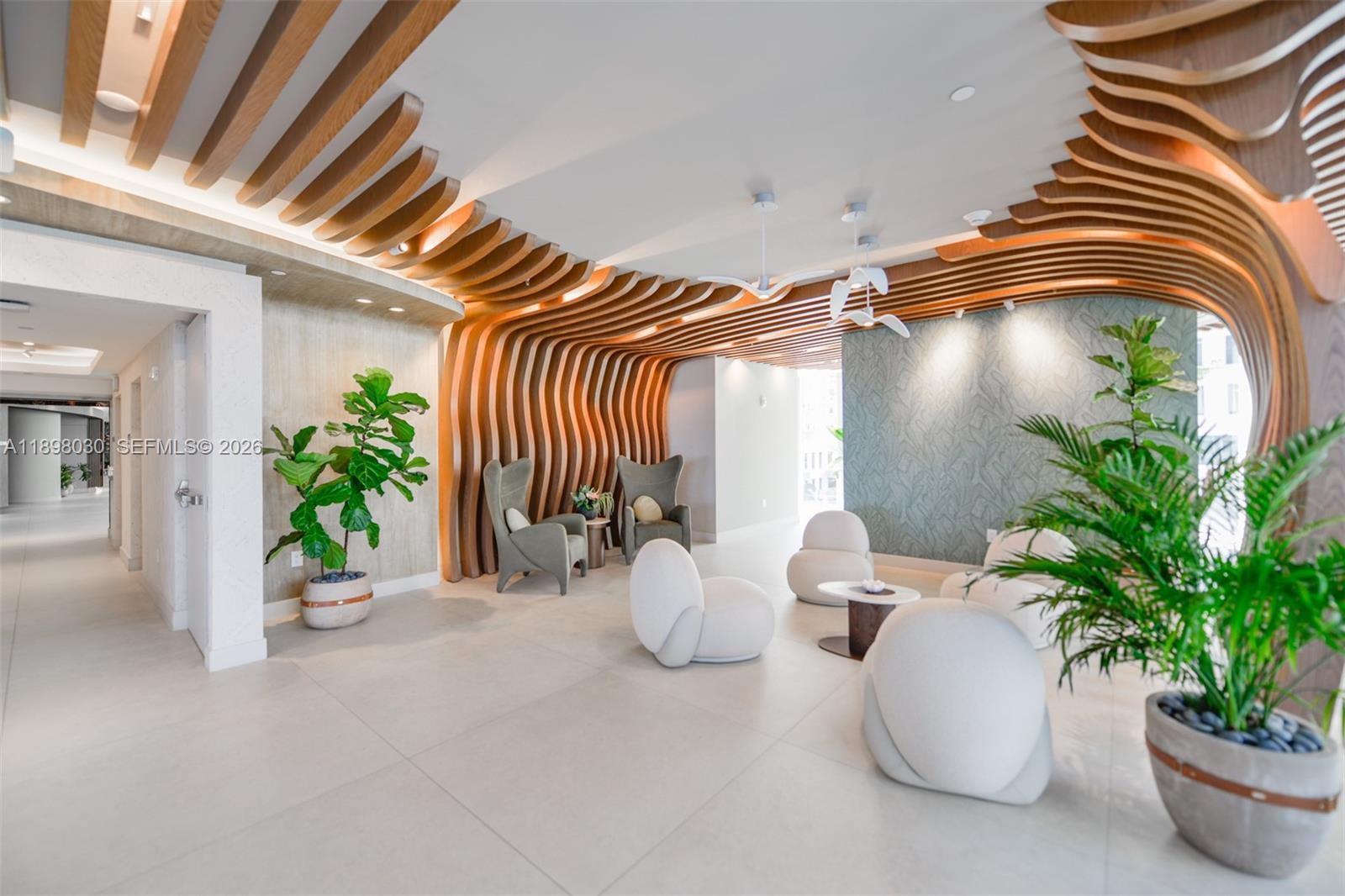 Building Photo - 700 NE 24th St