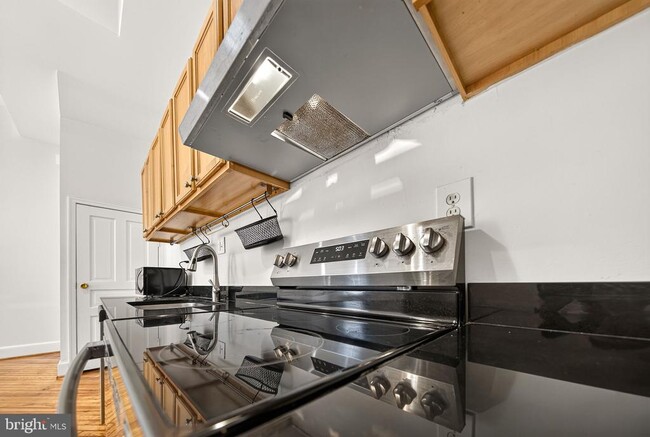 Building Photo - 1213 12th St NW