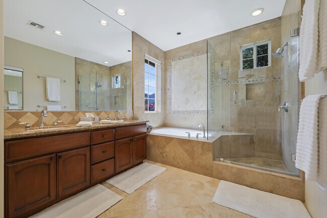 Building Photo - 78825 Vía Ventana