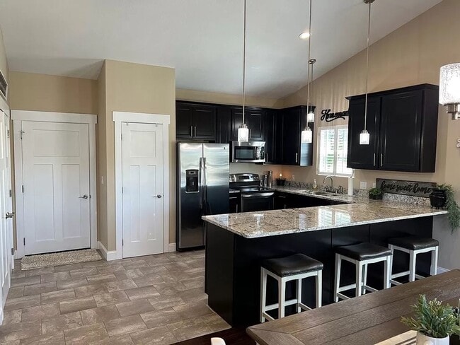 Building Photo - Stunning 3-Bedroom Home with Deck, Patio & Large Yard in Kodak, TN