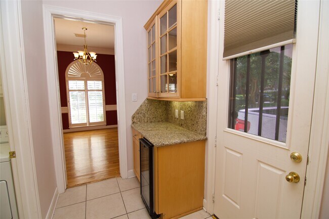 Building Photo - 3015 Bonnebridge Way Blvd